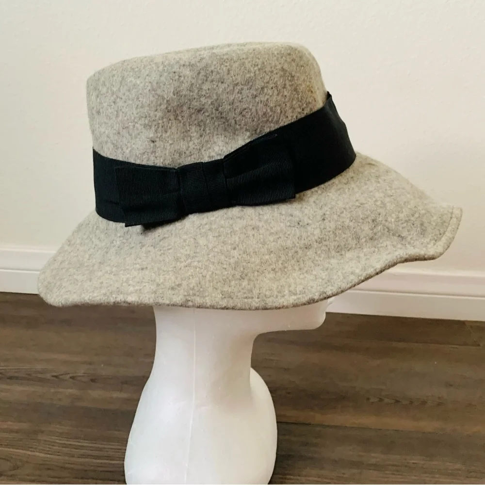 100% wool made in Italy hat